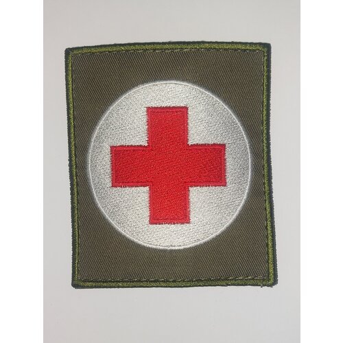 Тактический военный шеврон на липучке медик красный крест